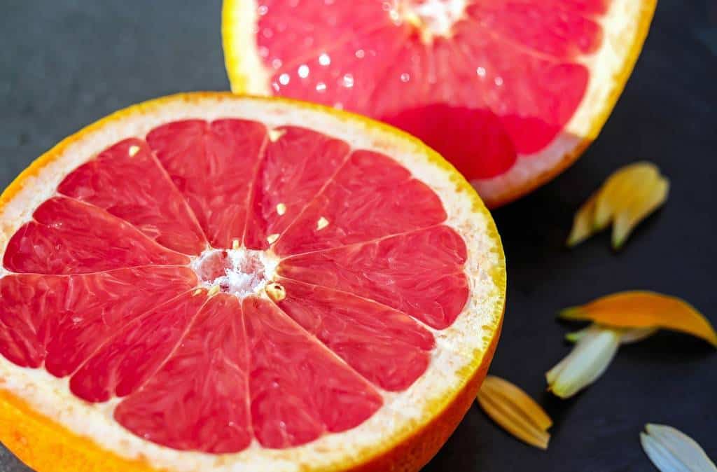 Grapefruitsaft soll ebenfalls zur Verbesserung des Zervixschleims beitragen 